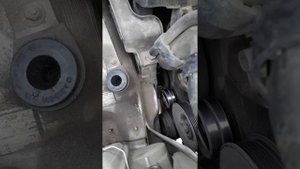 Замена ремня,роликов Vito без лишних движений.