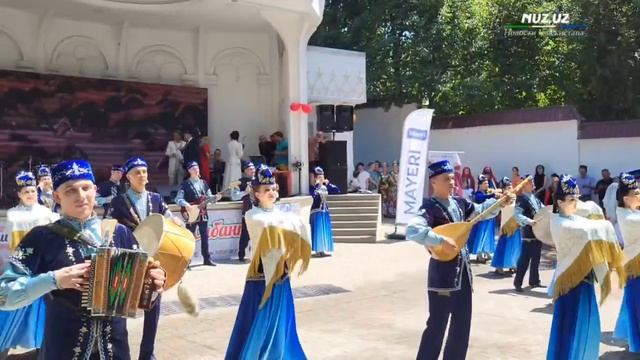 50 000 человек приняли участи в татаро-башкирском празднике Сабантуй в Центральном парке Ташкента смотреть онлайн