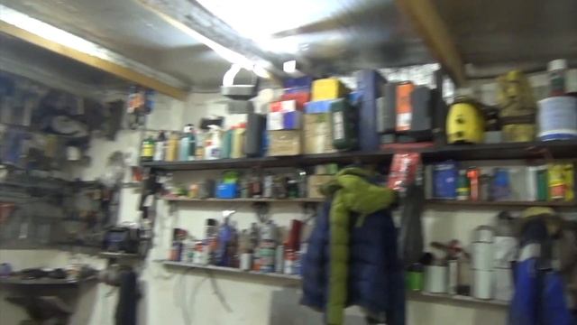 Гараж day 3. Ставим предупредительные знаки на дорогу. Светодиодная лента и ёлка. смотреть онлайн