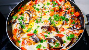 Добрый день! Сегодня мы приготовим потрясающе вкусный овощной ужин с баклажанами.
