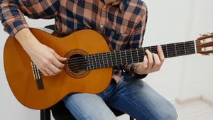 Как играть на гитаре песню группы Пятница "Нева" с аккордами