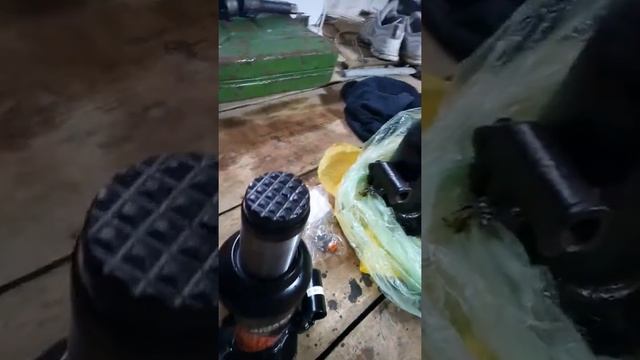 Домкрат гигант
