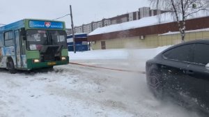 Audi RS7 вытягивает автобус. Quattro pulling a bus