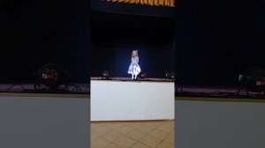 По ниточке ( ожившая кукла).