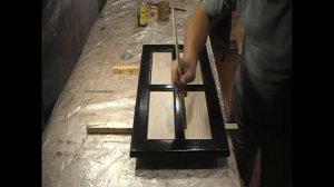 14.  Нанесение ЛКМ на фасад из сосны. Нанесение лака