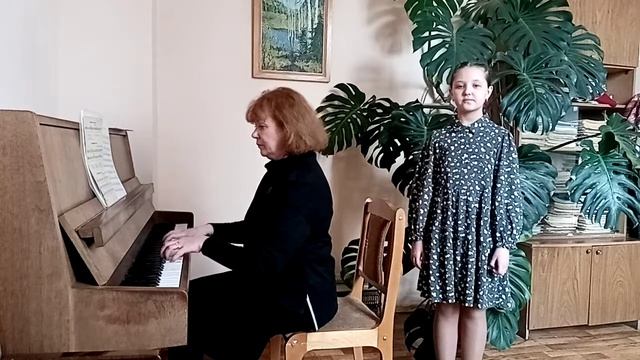 Малютина Юлия 1. Старинная французская песенка П. И. Чайковский 2. Во поле рябинушка стояла РНП