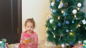 РАСПАКОВКА ПОДАРКОВ НА НОВЫЙ ГОД 2021 ? Что мы нашли под ёлкой?