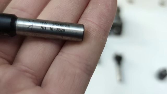 Отверстие под петли при помощи фрезера. смотреть онлайн