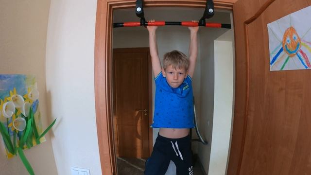 Даниил. 6 лет. Сколько подтянется? Видео для детей.