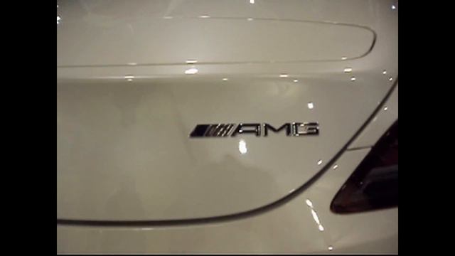 White Mercedes-Benz SLS AMG (2010 South Florida Auto Show) смотреть онлайн