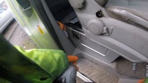 How to remove the front seats of the VW Crafter Sprinter / Как снять передние сиденья VW Crafter