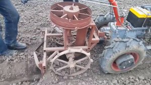 Картоплесаджалка на МБ мотор січ своїми руками. Potato planter on MB motor sich with his own hands