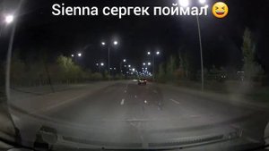 Alphard против Sienna .