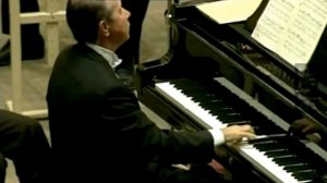 Mikhail Pletnev plays Bach - Harpsichord Concerto No.5 (RNO Volga Tour 2004)