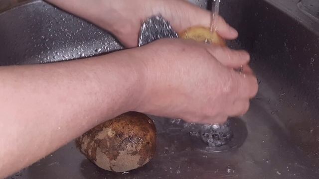 Как почистить кастрюлю картошки за 3 минуты смотреть онлайн