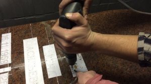 Сверлим отверстия под накладной текст Caggiati Италия Изготовление памятников