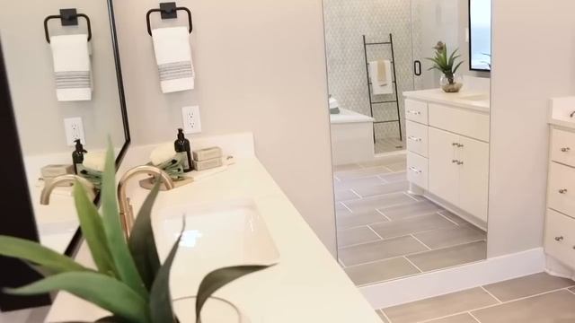 NEW HOME TOUR FULLY FURNISHED // MEDIA ROOM & GAMEROOM // MODEL HOME TOUR смотреть онлайн