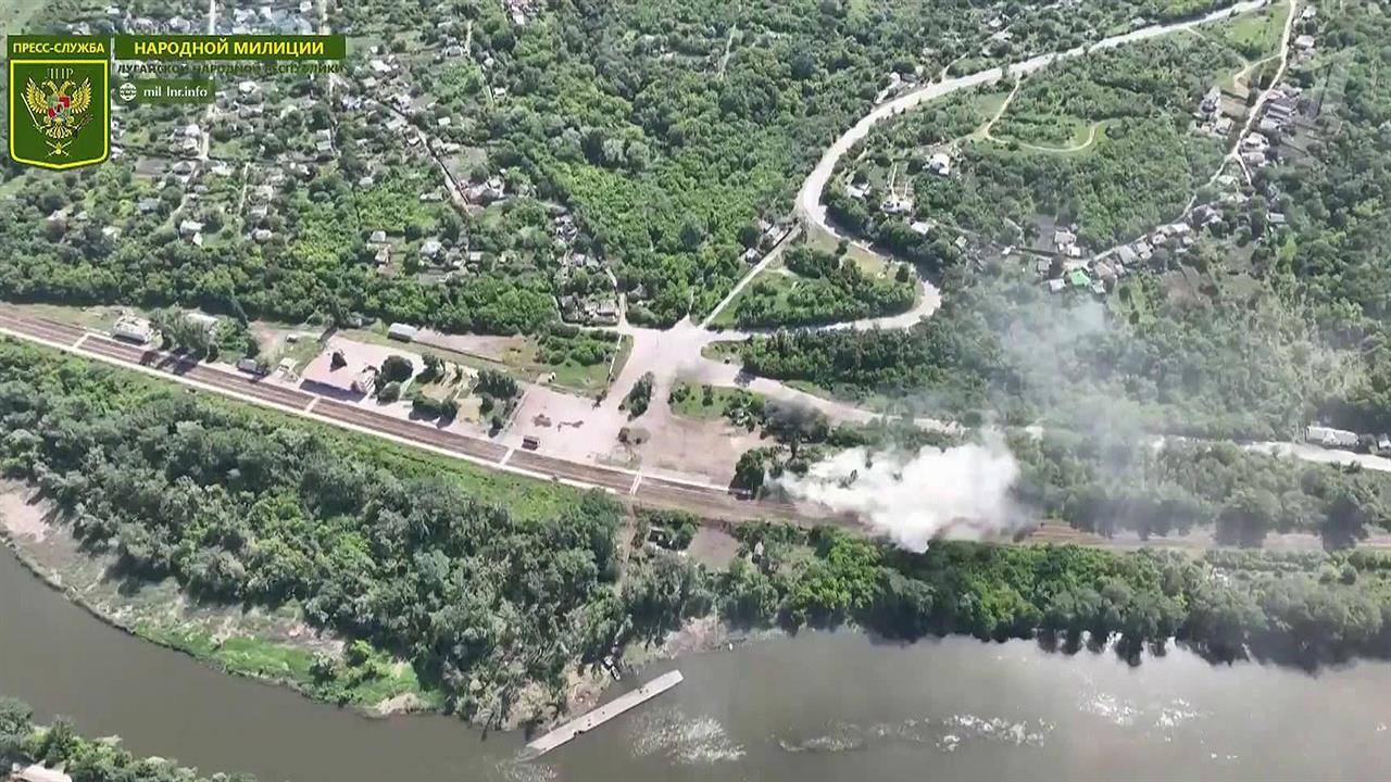 Силы народной милиции взяли под контроль единственную дорогу из Северска в Лисичанск