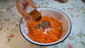 Морковка по корейски.