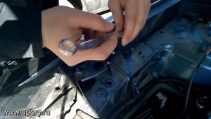 Установка амортизаторов упоров капота Mazda cx5 (Арт. KU-MZ-CX05-00) от upory.ru