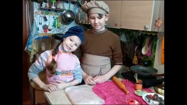 К ЧАЮ ЗА МИНУТЫ ВКУСНЫЕ КОНФЕТКИ... смотреть онлайн