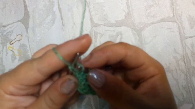 МК по вязанию шали. Свяжем шикарную и теплую шаль из остатков пряжи. смотреть онлайн