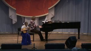 р. н. п. "По улице мостовой" обр. В. Дителя играет Гвоздева Катя 12 лет