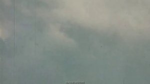 1941 год. Немецкое ПВО сбивает советский бомбардировщик, который пытается разбомбить переправу