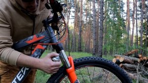 ?? КАК СДЕЛАТЬ ВИЛКУ велосипеда МЯГКОЙ / Мягкая вилка для велосипеда / Смазка вилки - простой спосо
