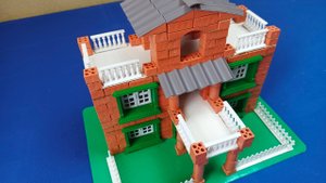 Построил особняк