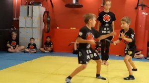 Ножевой бой. Тренировочный спарринг. Дети 7-8 лет,