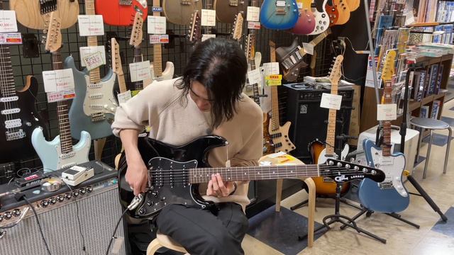 AssHの動くギターカタログ/G&L Tribute Legacy HB RW Gloss Black ¥72,160 смотреть онлайн