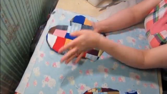 Прихватки-рукавицы. Утилизирую лоскутки. Печворк. Куда применить футболки.