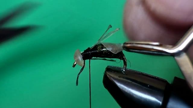 Вяжем навозную муху. смотреть онлайн