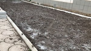 Огород весной. Органические удобрения. Подготовка почвы под агроволокно.