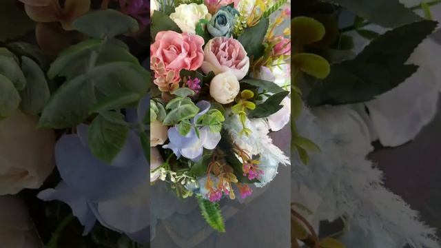 Букет из искуственных цветов в коробке. #хобби#искусственныецветы#композиция#дизайнерскиеукрашения