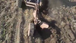 Пробная вспашка самодельным минитрактором.