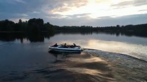 Водоворот на катере bayliner capri