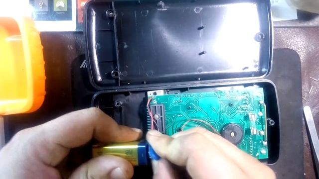 Как заменить батарейку в мультиметре. смотреть онлайн