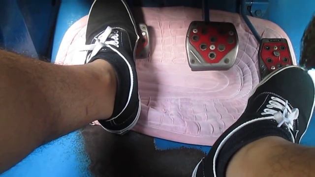 Tutorial for Driving manual car   Moving Forward