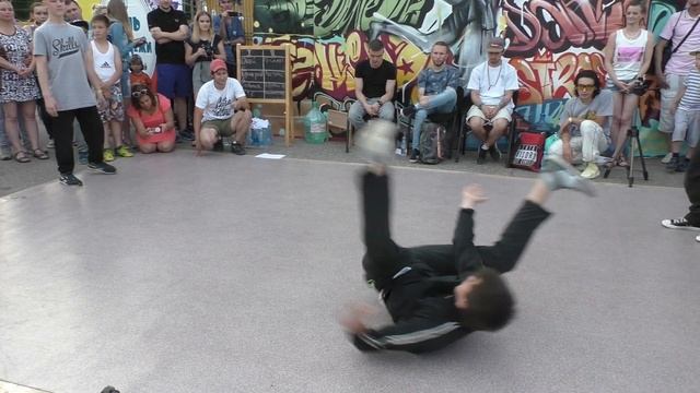 Открытый фестиваль по брейк-дансу "Dolgopen". ЦПКиО Долгопрудного 29 июня 2018 года.10 смотреть онлайн
