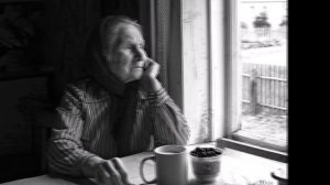 На краю одиночества чья-то старая мать, поёт Вера Пенькова, слова Галины Пятисотских