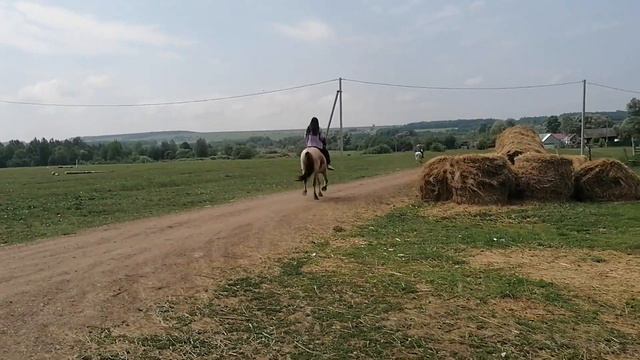 Конная прогулка смотреть онлайн