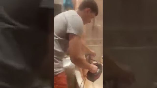 Лайфхак как почистить утюг от накипи. смотреть онлайн