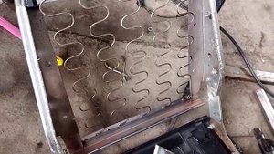 Механизм наклона спинки к сиденьям соболя.