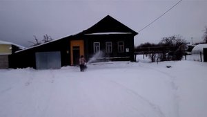 Снегоуборщик лоплош с бензиновым двигателем, испытания 24.12.2016.mp4