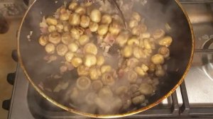 СОЧНАЯ КУРИНАЯ ГРУДКА С ШАМПИНЬОНАМИ в СЛИВОЧНОМ СОУСЕ на СКОВОРОДЕ! ПАЛЬЧИКИ ОБЛИЖЕШЬ?!