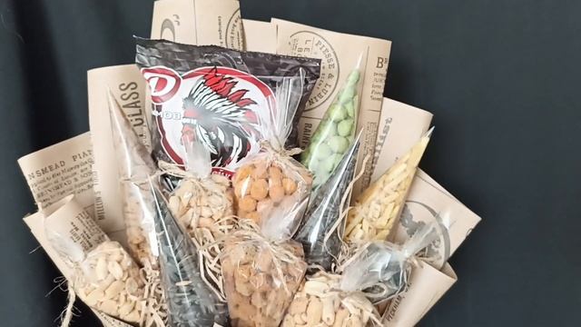Мастерская съедобных букетов  в Челябинске «Орешек» Мужской букет «Кулёчки»