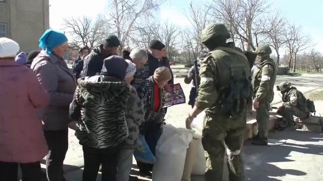 #СвоихНеБросаем Херсонская область выдача гуманитарной помощи