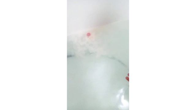 Запускаю в ванну БУРЛЯЩИЙ ШАР! / ValeRia смотреть онлайн